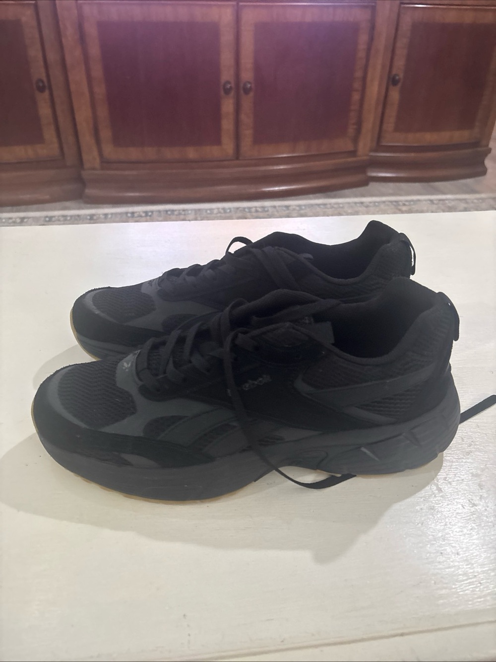 Reebok Men's Black Sneakers with Gum Outsole Size 13 - Picture 2 of 6